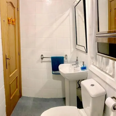 Junto A La Playa De Gros Ess02373 サン・セバスティアン