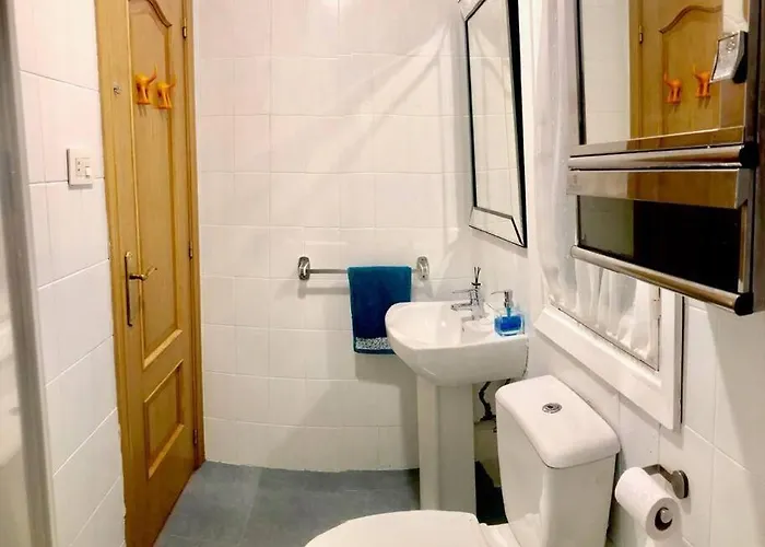 Junto A La Playa De Gros Ess02373 San Sebastian